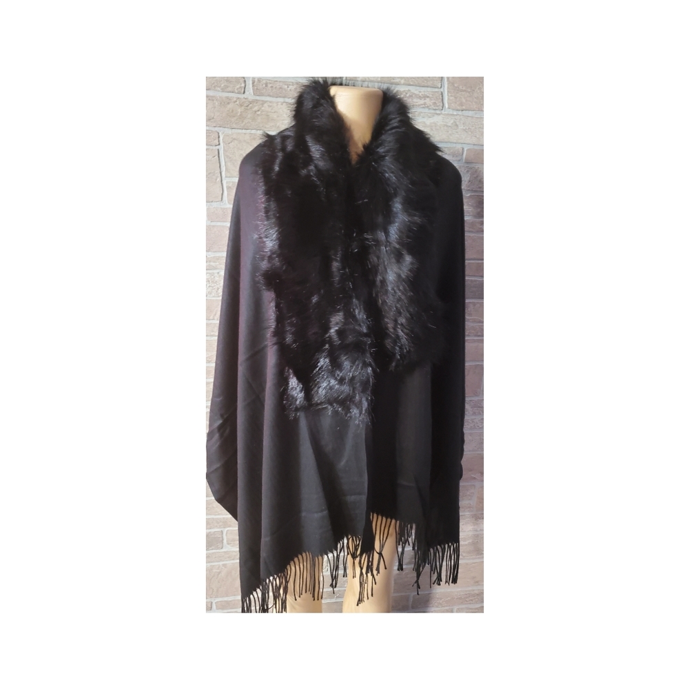 Black Shawl with fur